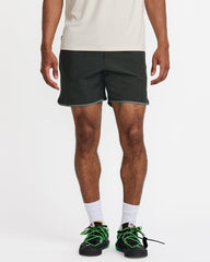Yogger Hybrid 17" Short - Black | RVCA near me