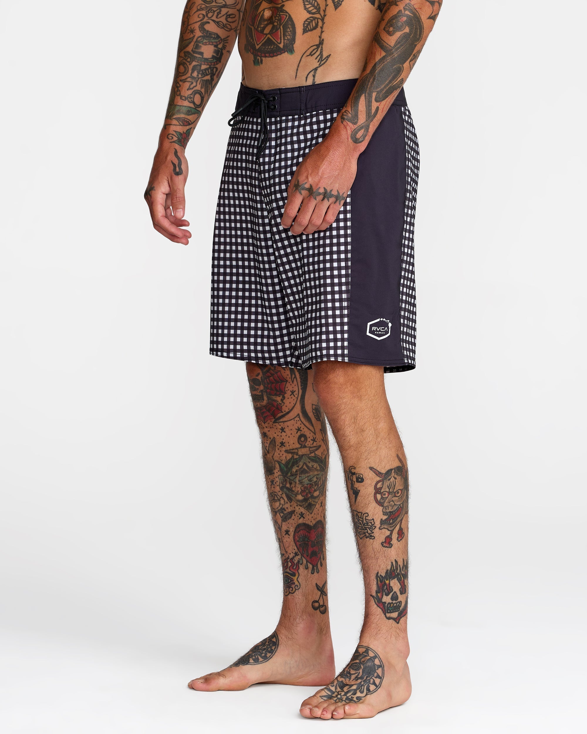 Hawaii Apex 2 Boardshort 18" - Black White | RVCA online