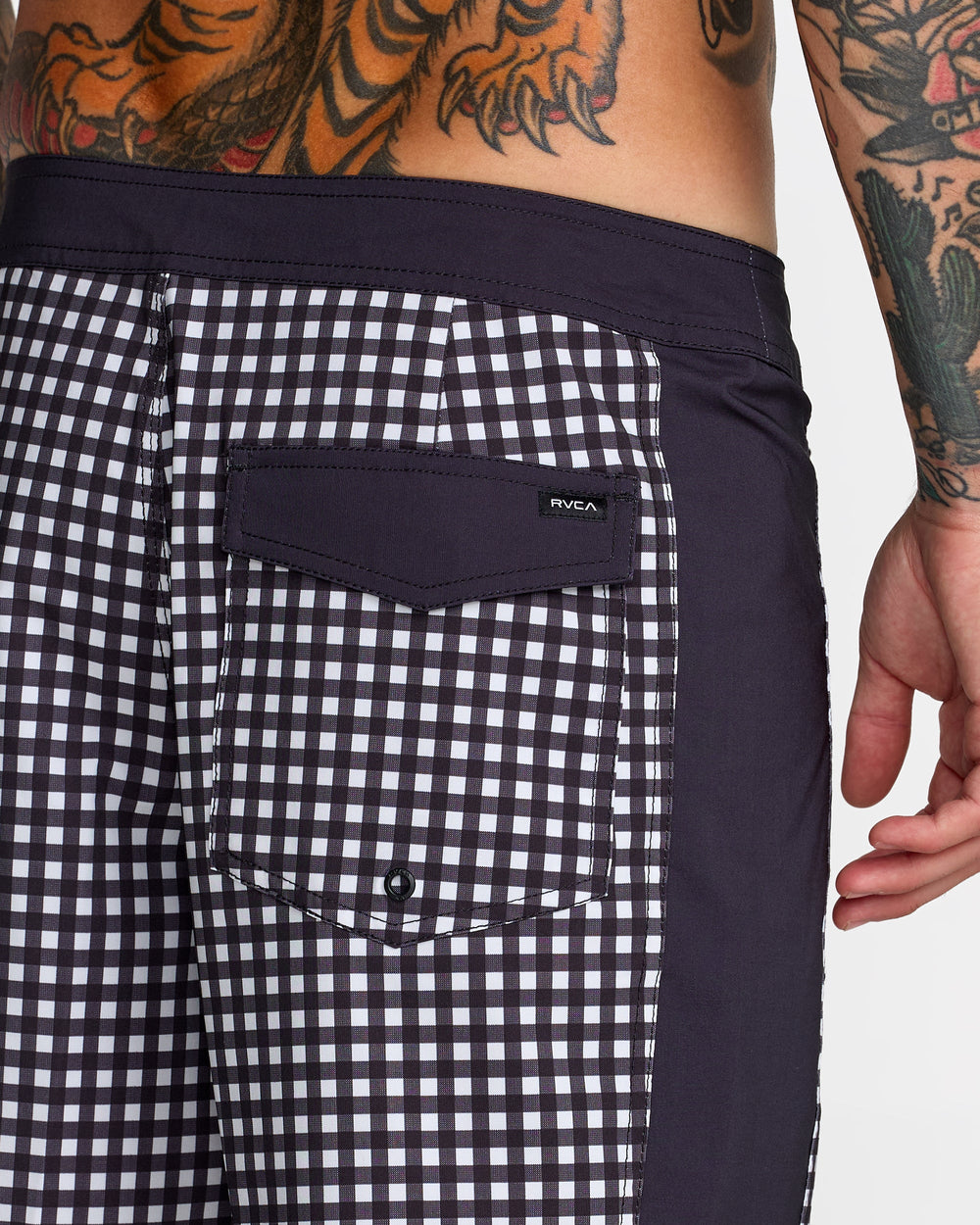 Hawaii Apex 2 Boardshort 18" - Black White | RVCA online
