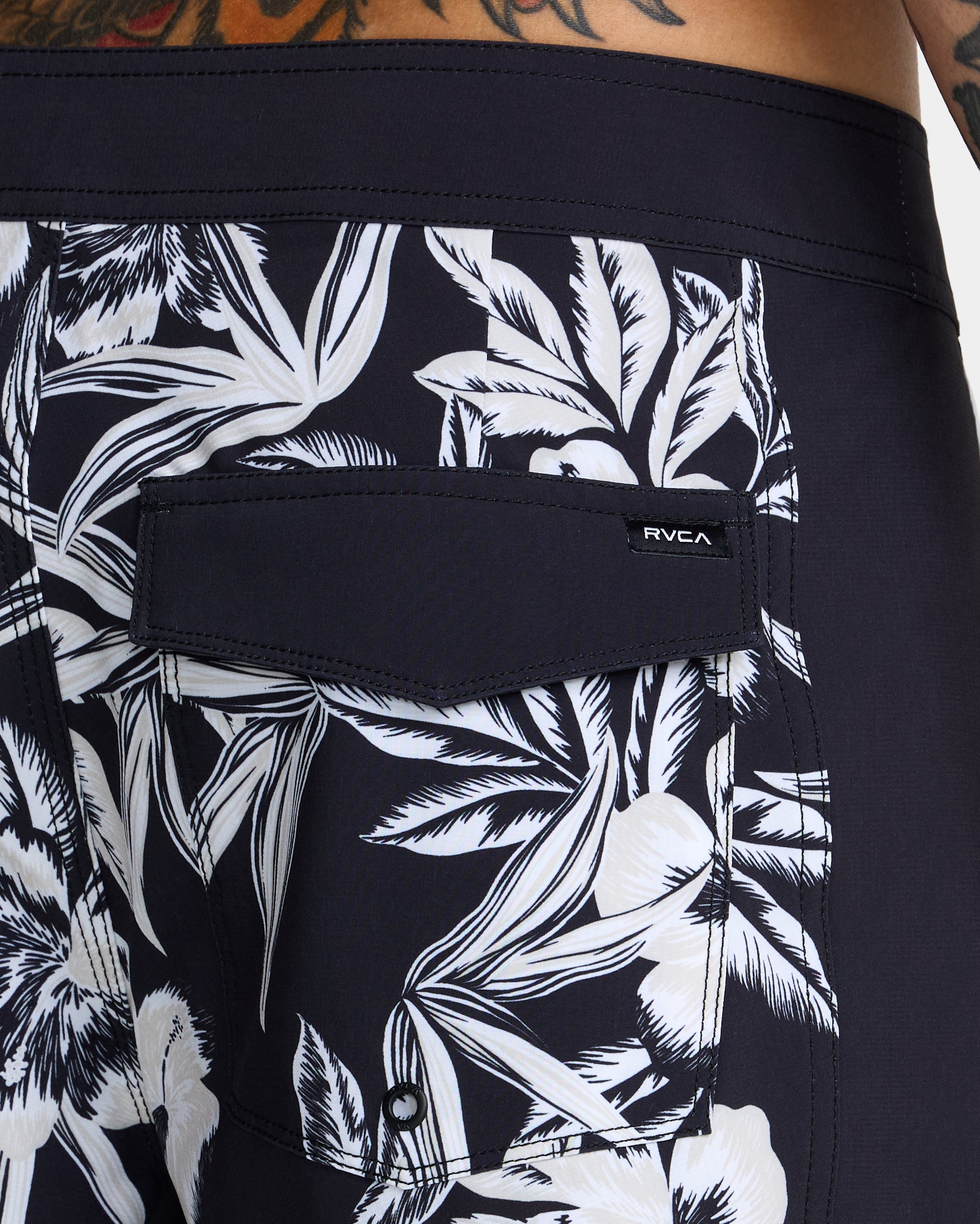 Apex 2 Trunks - Black Floral | RVCA US