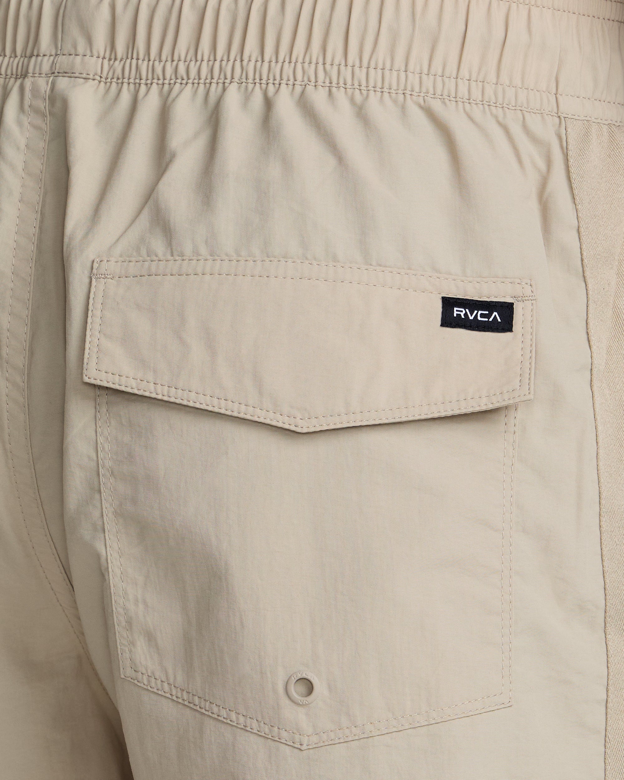 Crest Elastic 17" Shorts - Covert Green | RVCA US