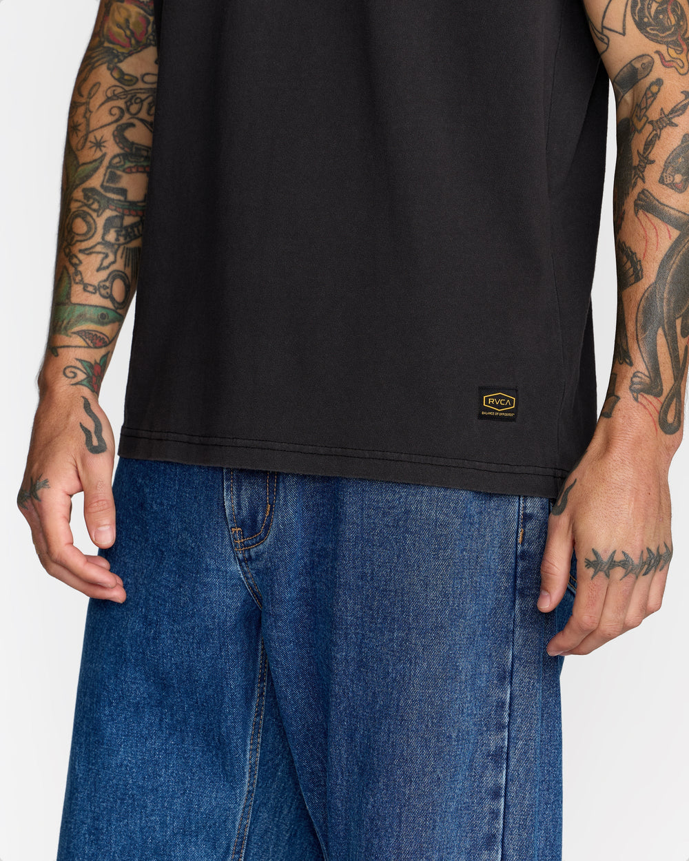 Midweight Label Short Sleeve Tee - Black | RVCA US