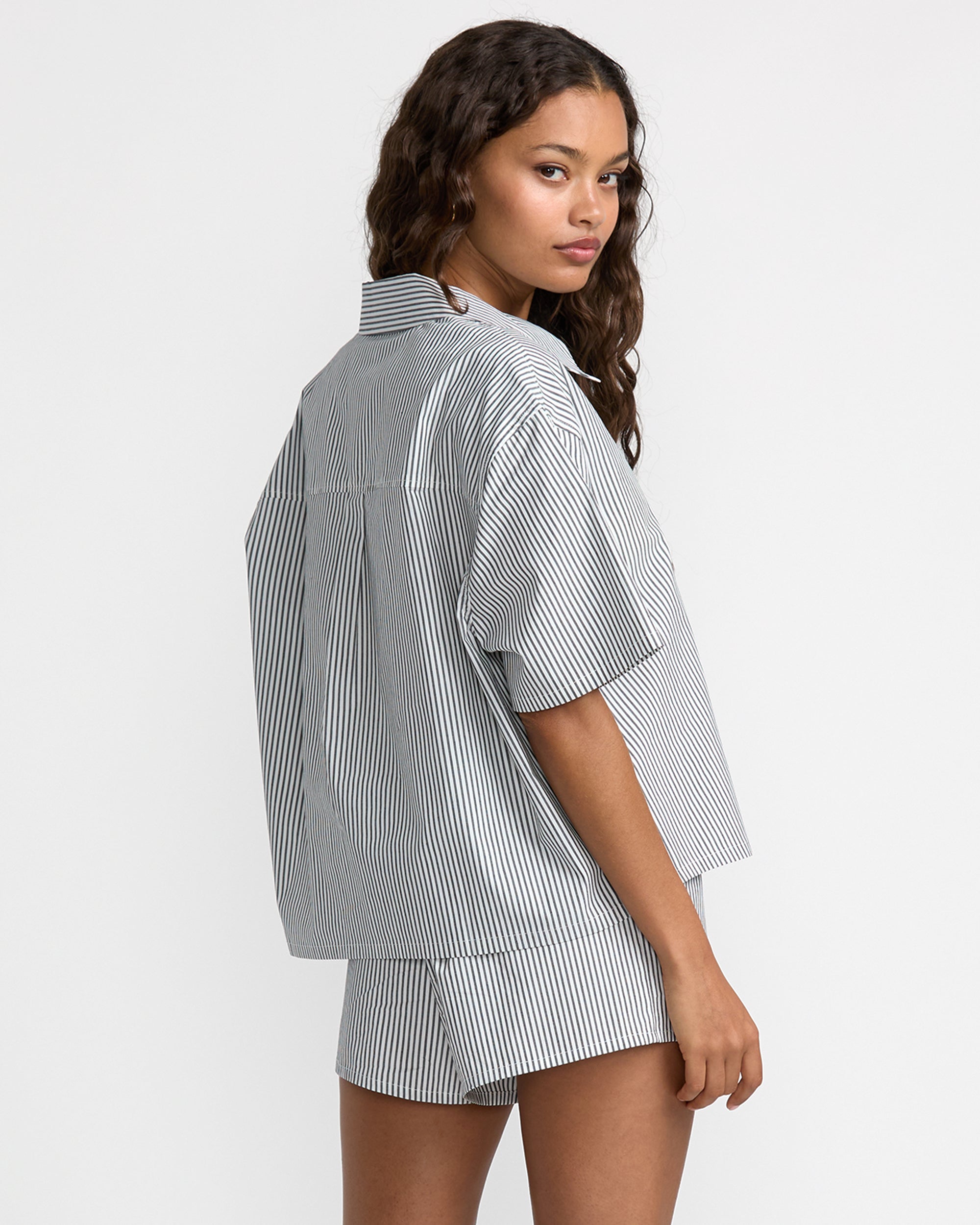 Mikey Top - Pirate Black | RVCA online
