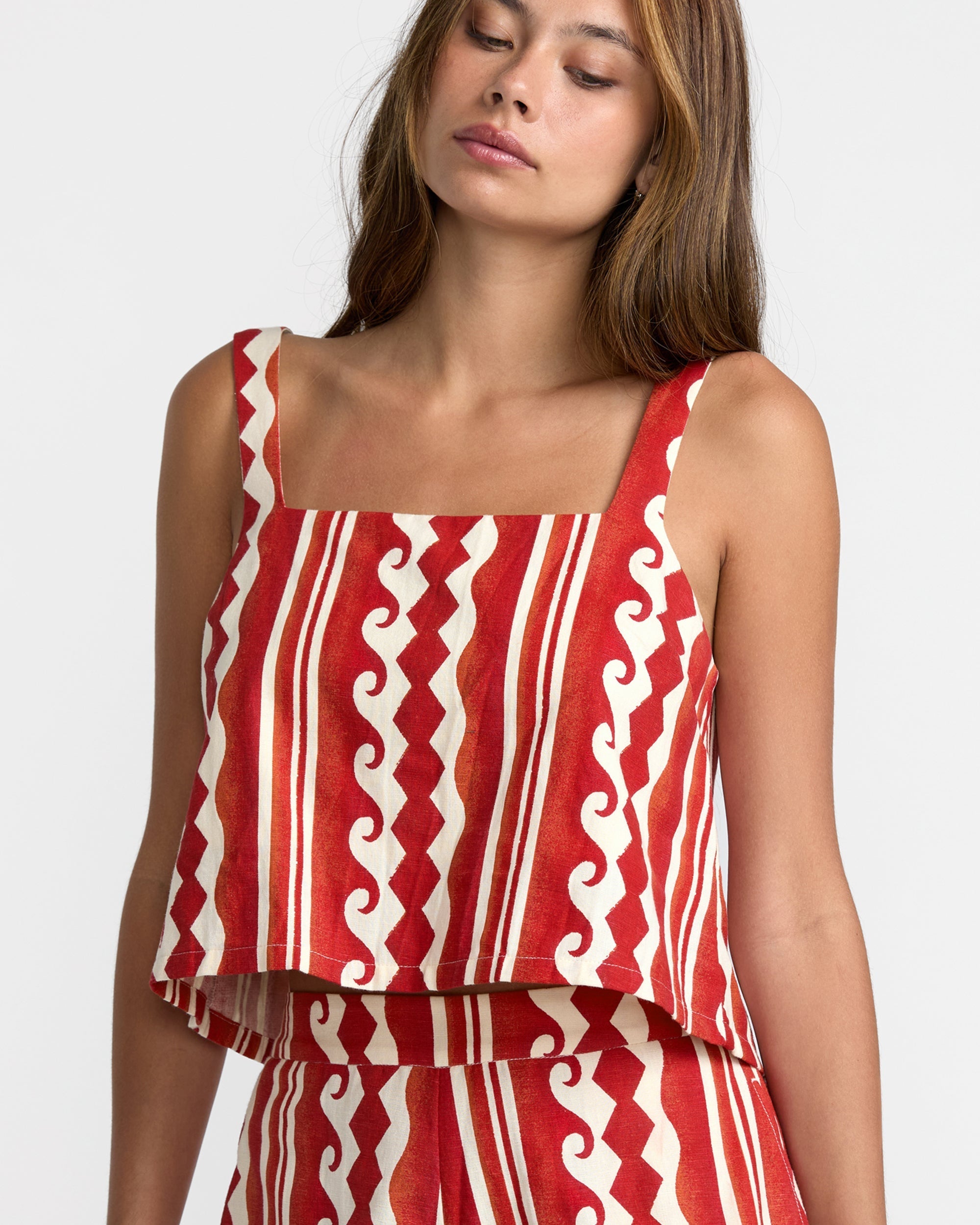 Baker Top - Pepper Red Print | RVCA on sale