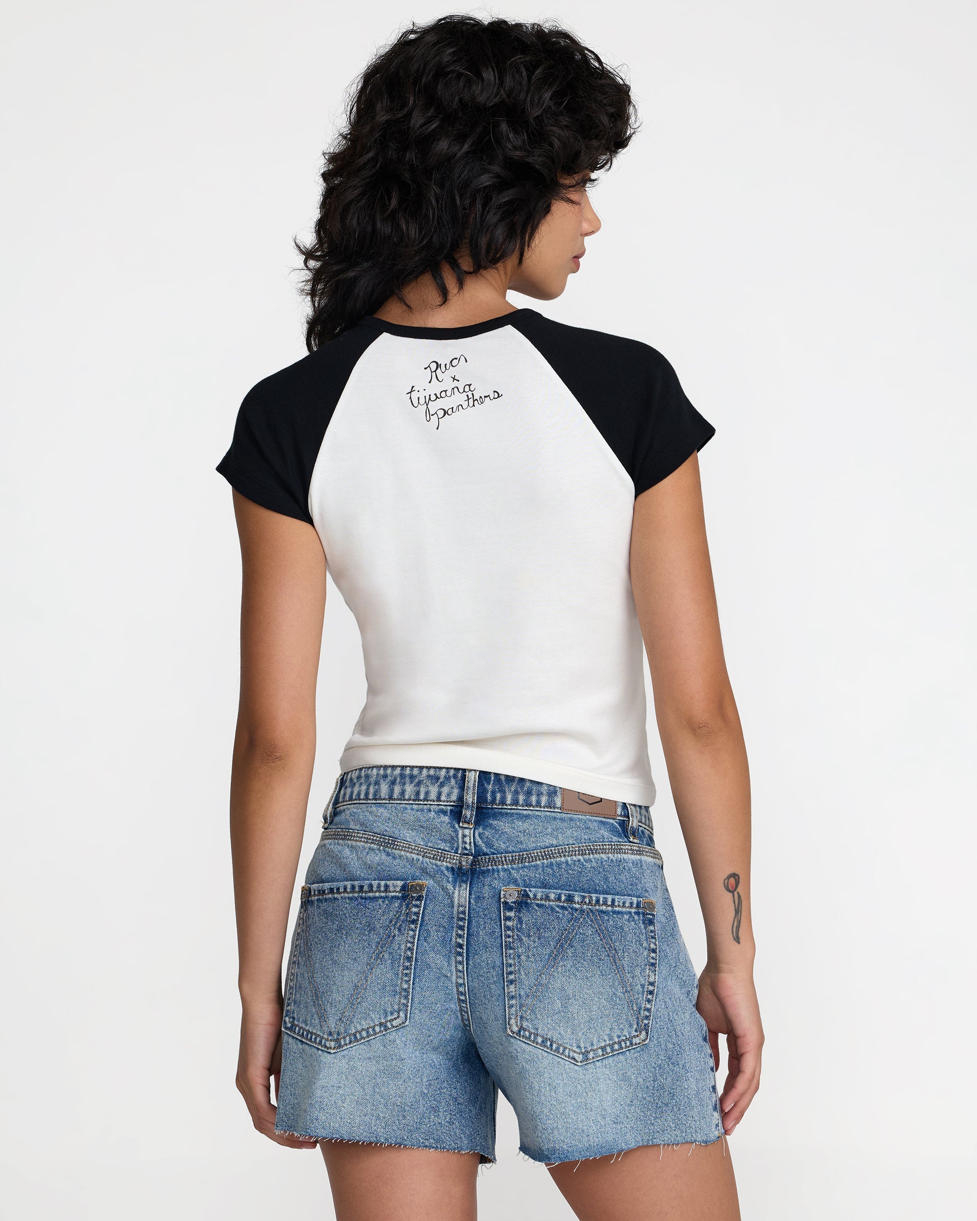 Tijuana Panthers Raglan - Natural | RVCA US