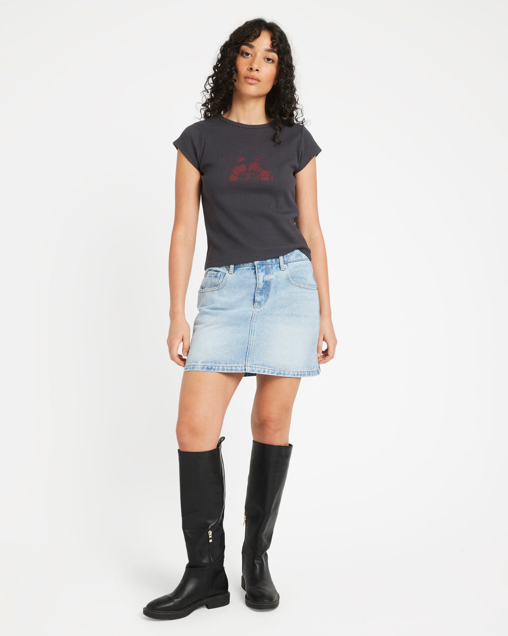 Ribbed Slim Tee - Washed Black | RVCA online
