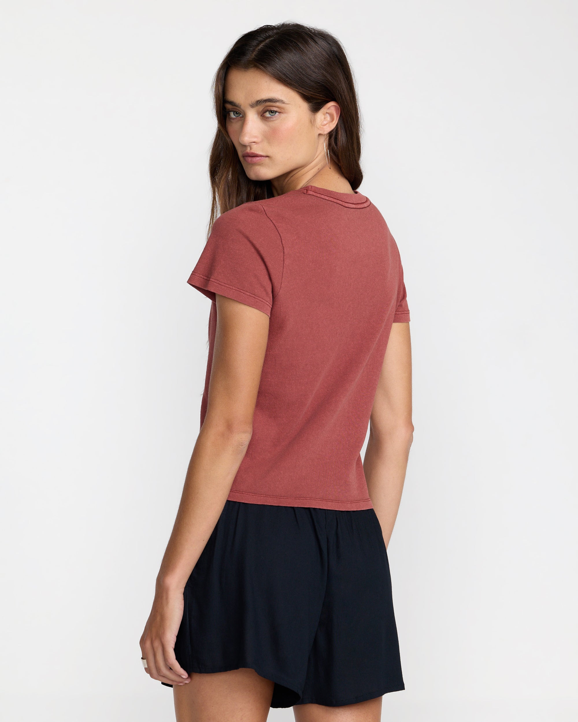Don't Care 411 Tee - Madder Brown | RVCA outlet