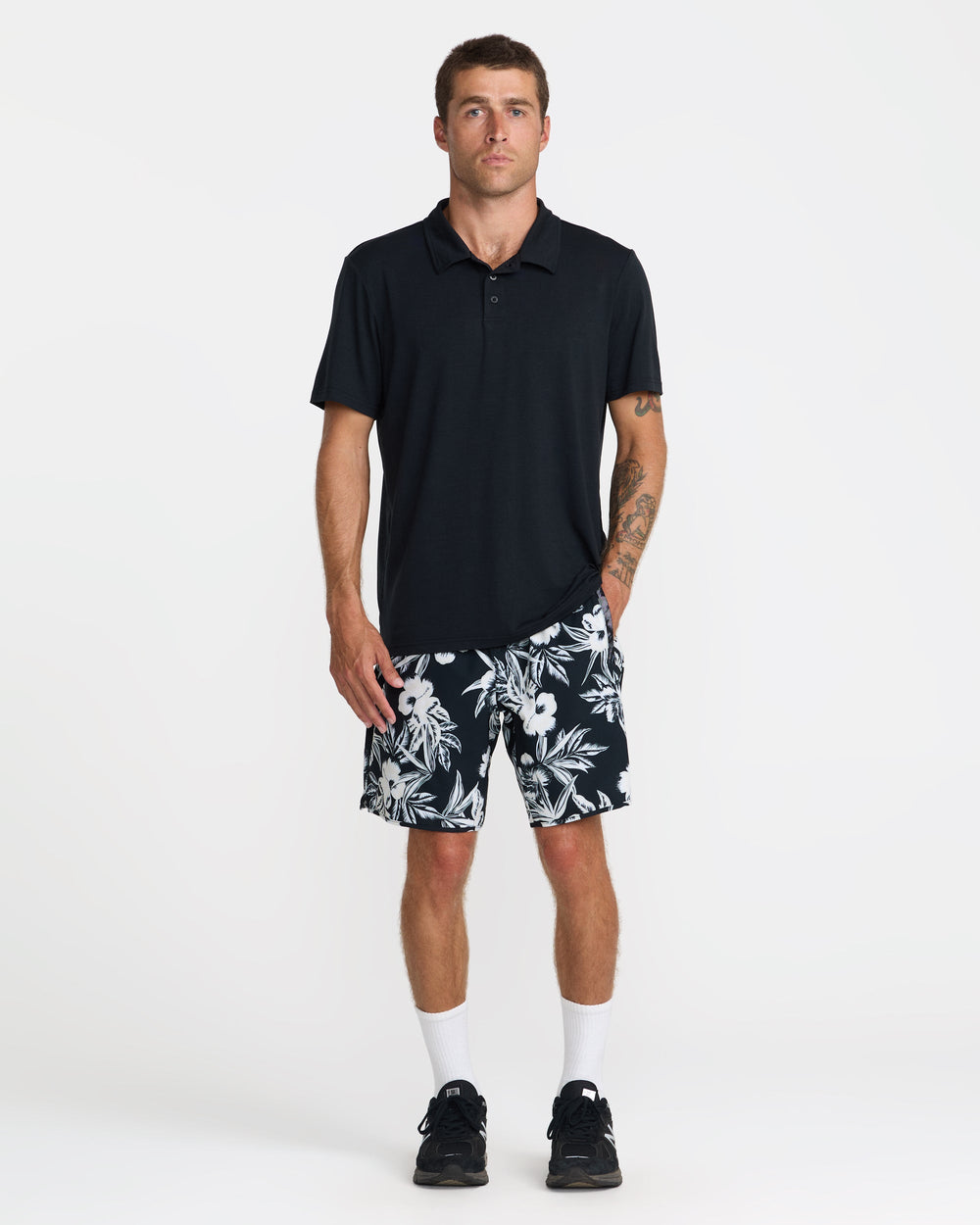 Hawaii Yogger Stretch 17" Shorts - Black Floral | RVCA on sale