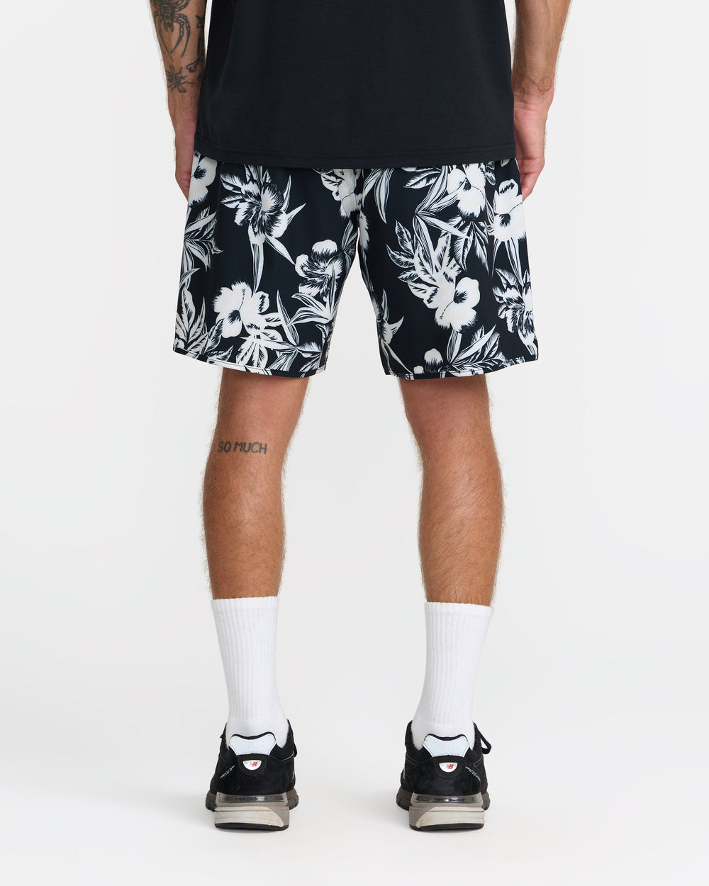 Hawaii Yogger Stretch 17" Shorts - Black Floral | RVCA on sale