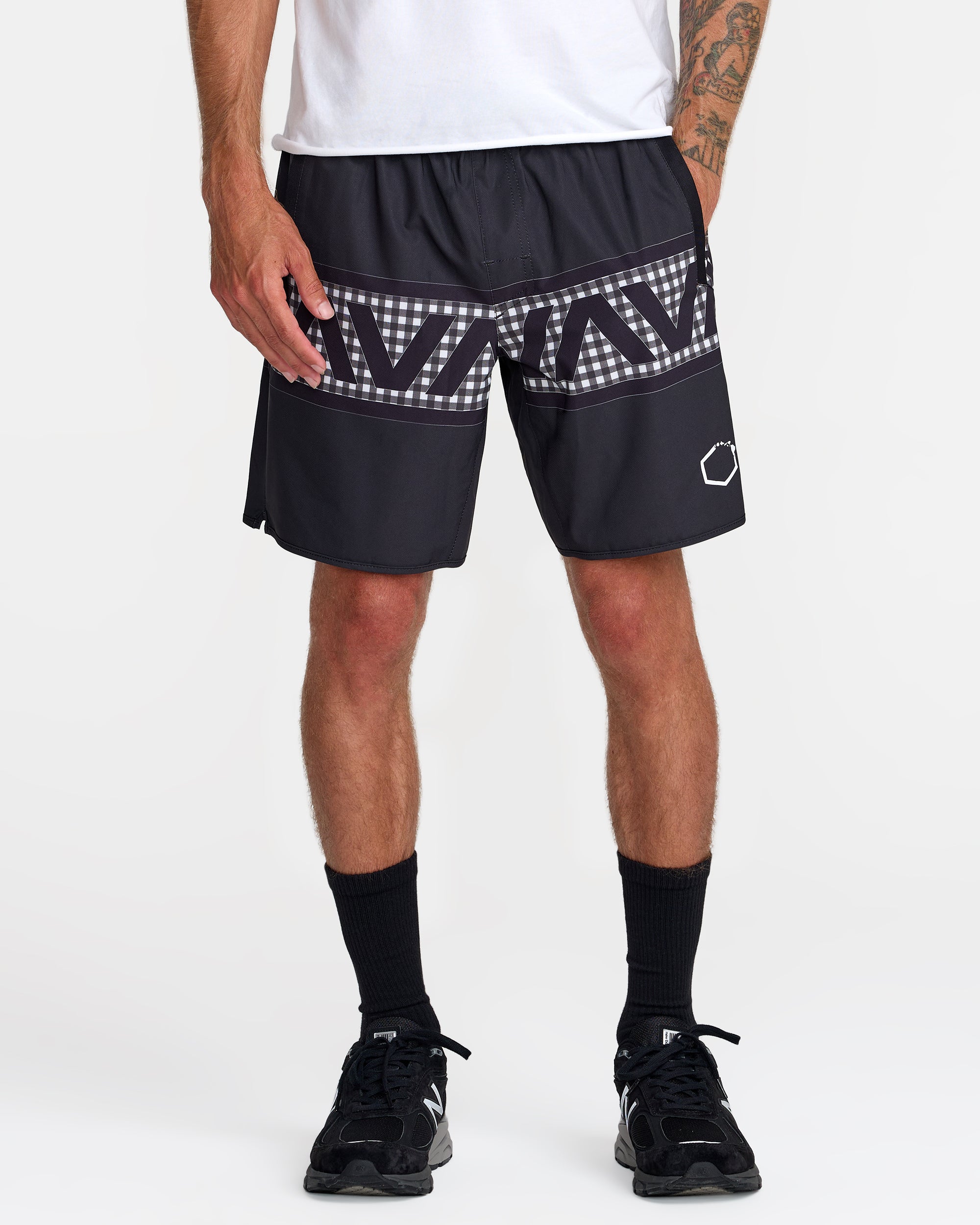 Hawaii Yogger Stretch 17" Short - Black White | RVCA near me