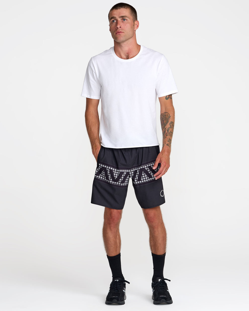 Hawaii Yogger Stretch 17" Short - Black White | RVCA near me