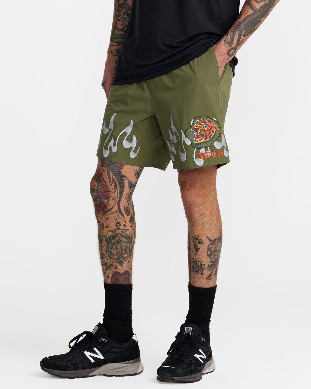 Yogger 2 In 1 Short 17" Shorts - Army Green | RVCA online