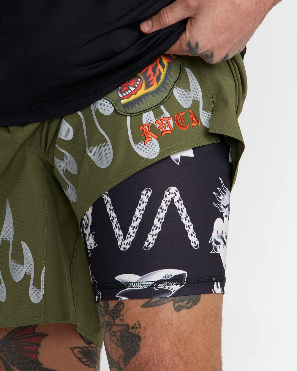 Yogger 2 In 1 Short 17" Shorts - Army Green | RVCA online