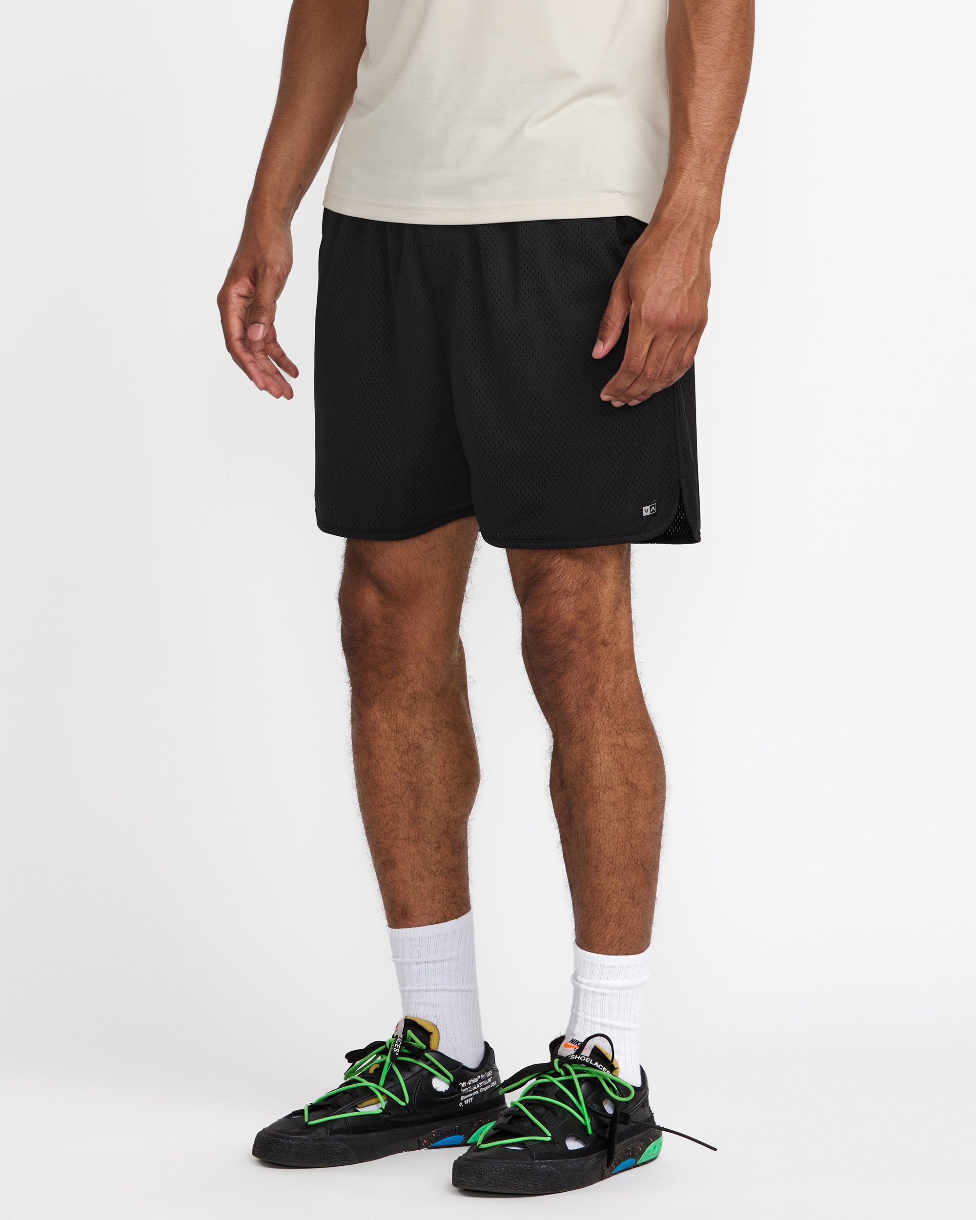 VA Essential Mesh Short 18" Short - Black | RVCA online