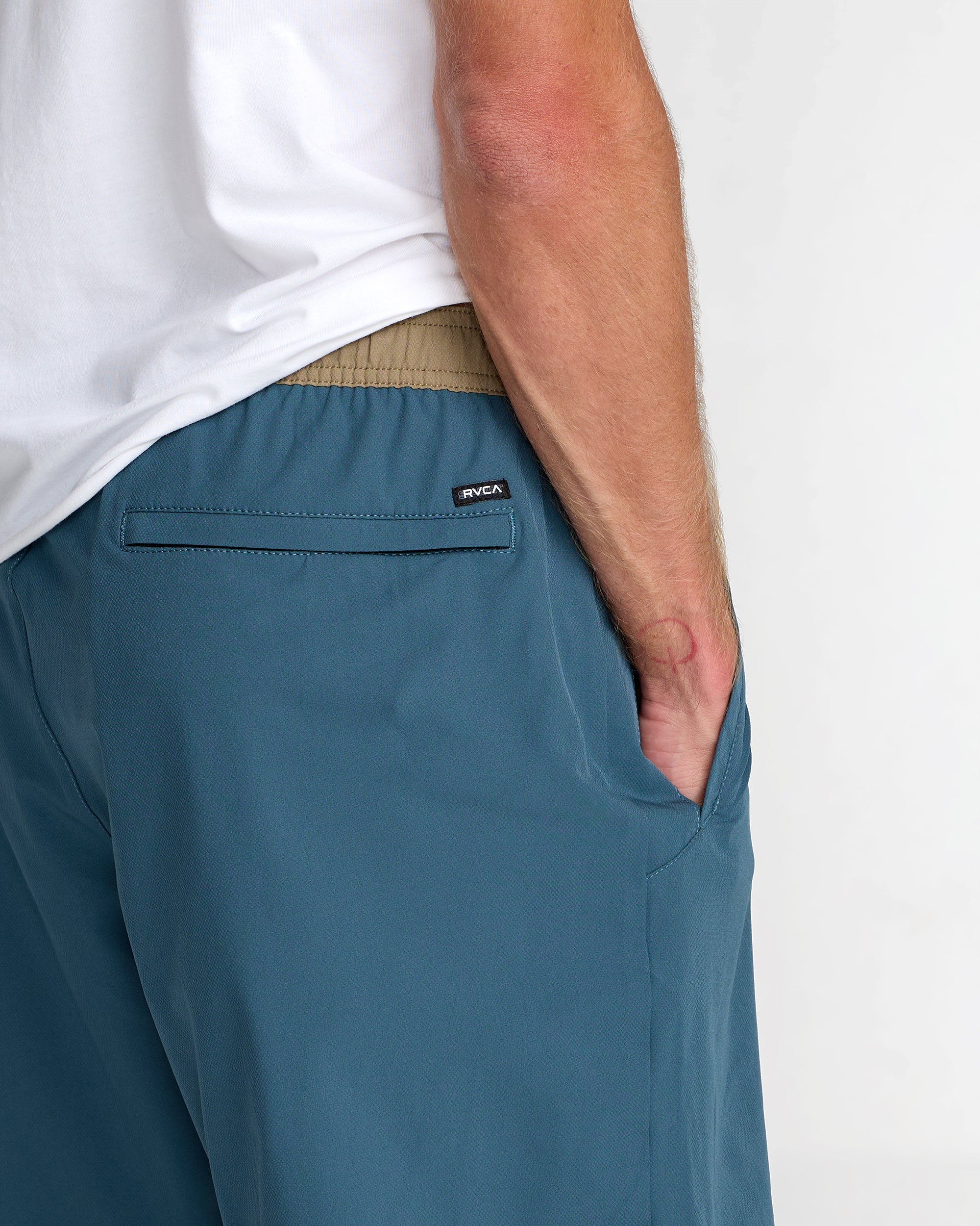Yogger Stretch Contrast 17" Short - Duck Blue | RVCA on sale