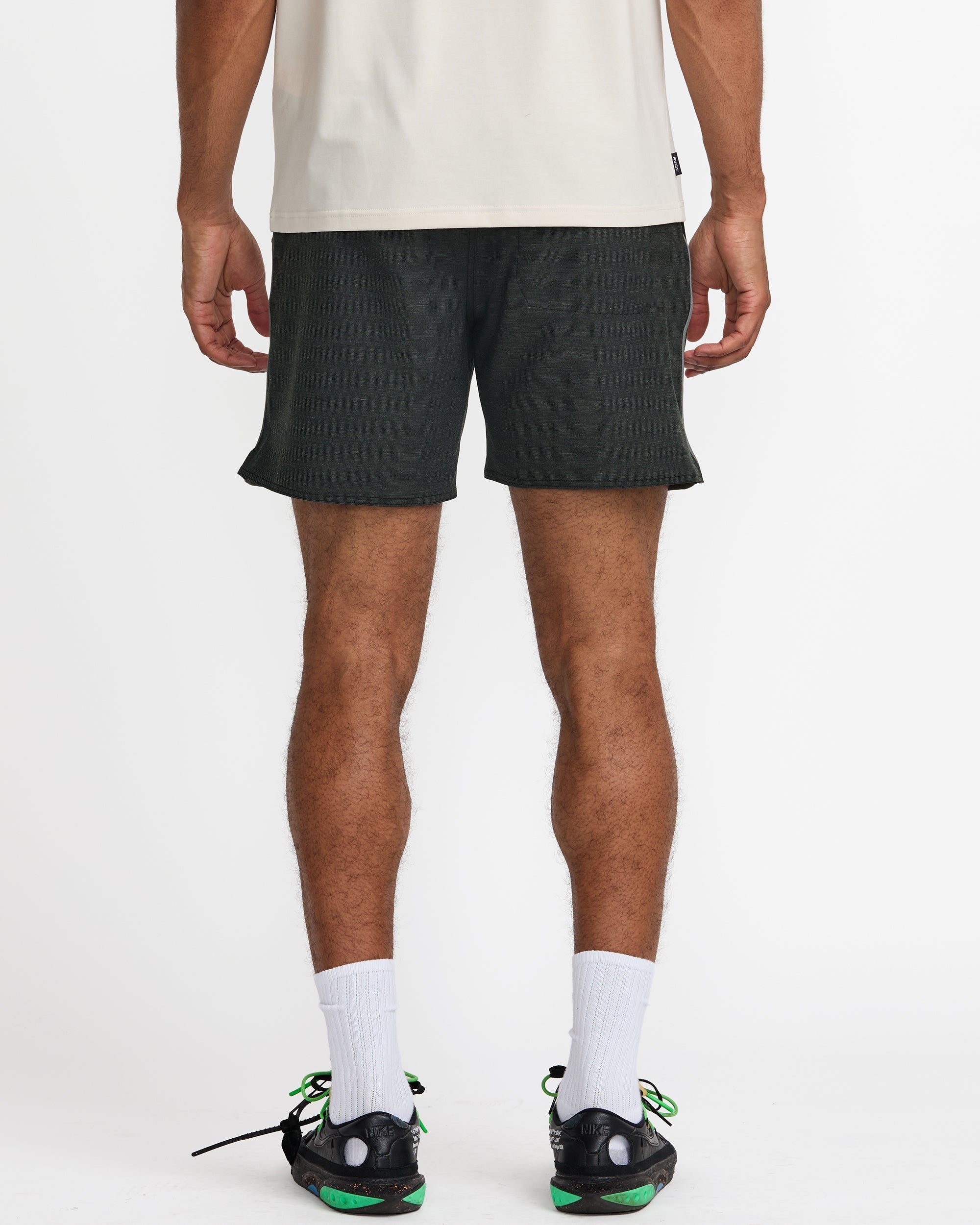 Yogger Hybrid 17" Short - Black | RVCA near me