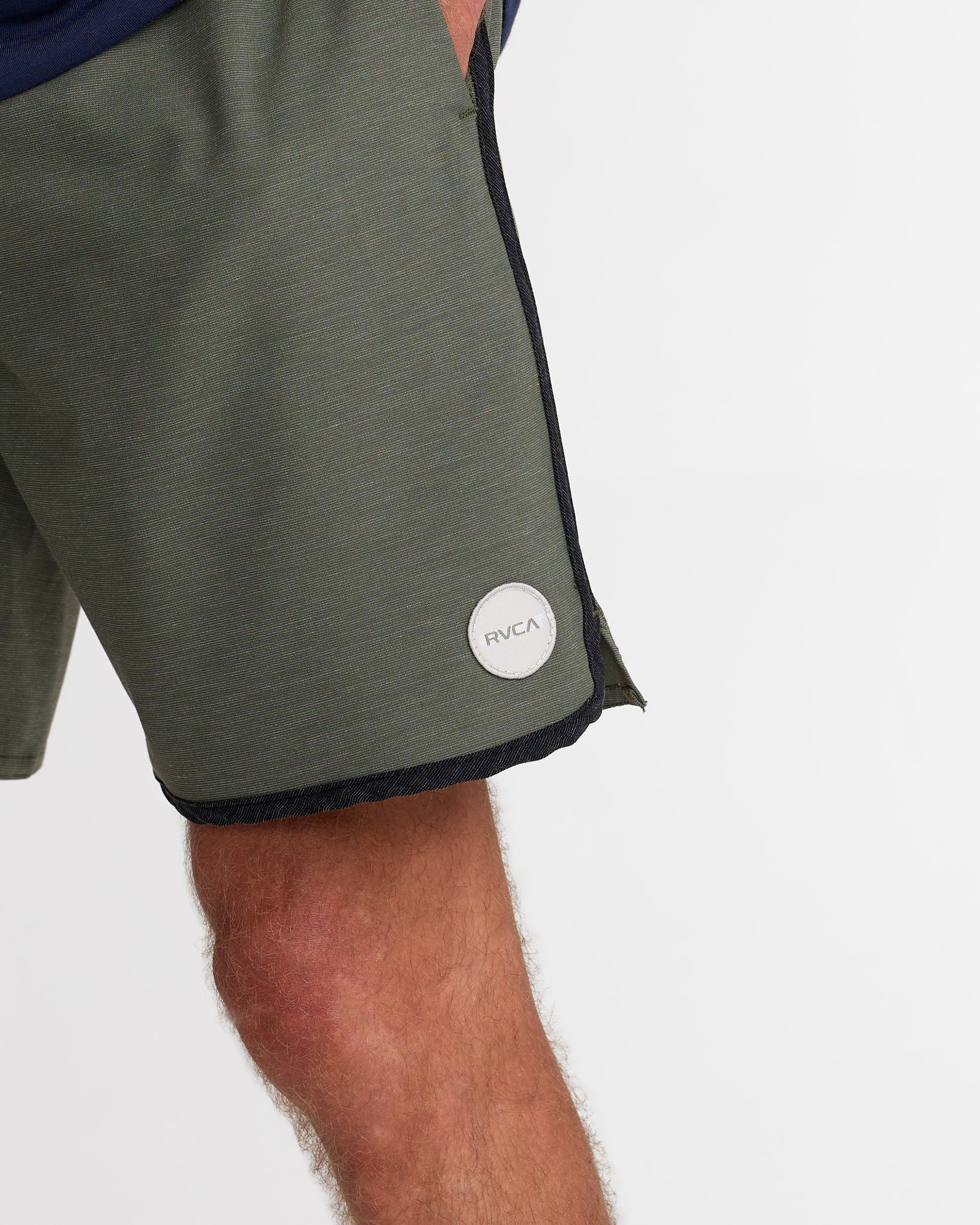 Yogger Hybrid 17" Short - Fatigue | RVCA outlet
