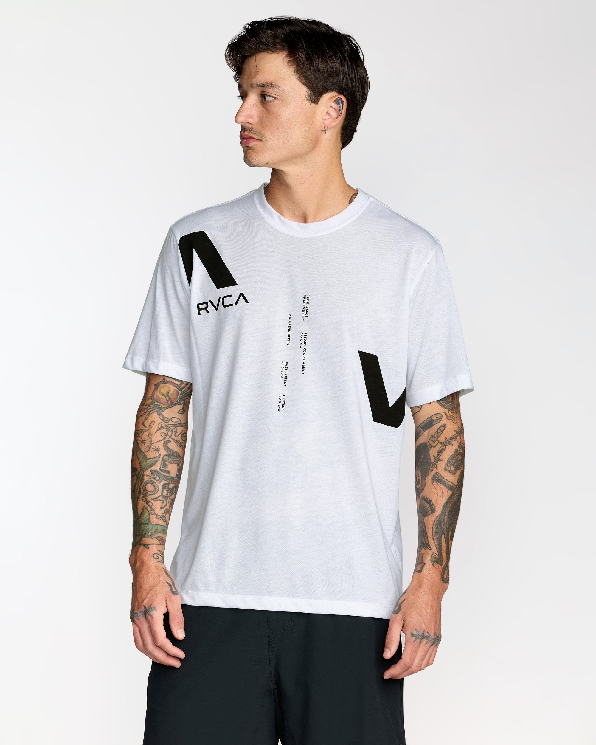 VAa Divided Short Sleeve Tee - White | RVCA online