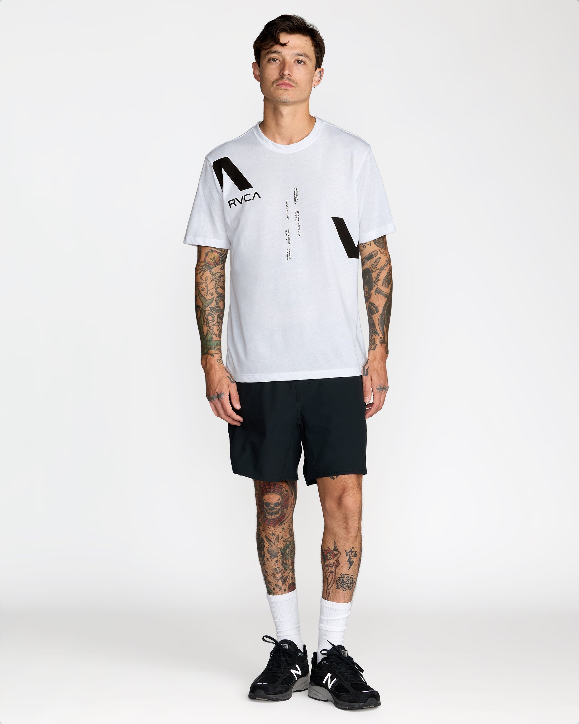 VAa Divided Short Sleeve Tee - White | RVCA online