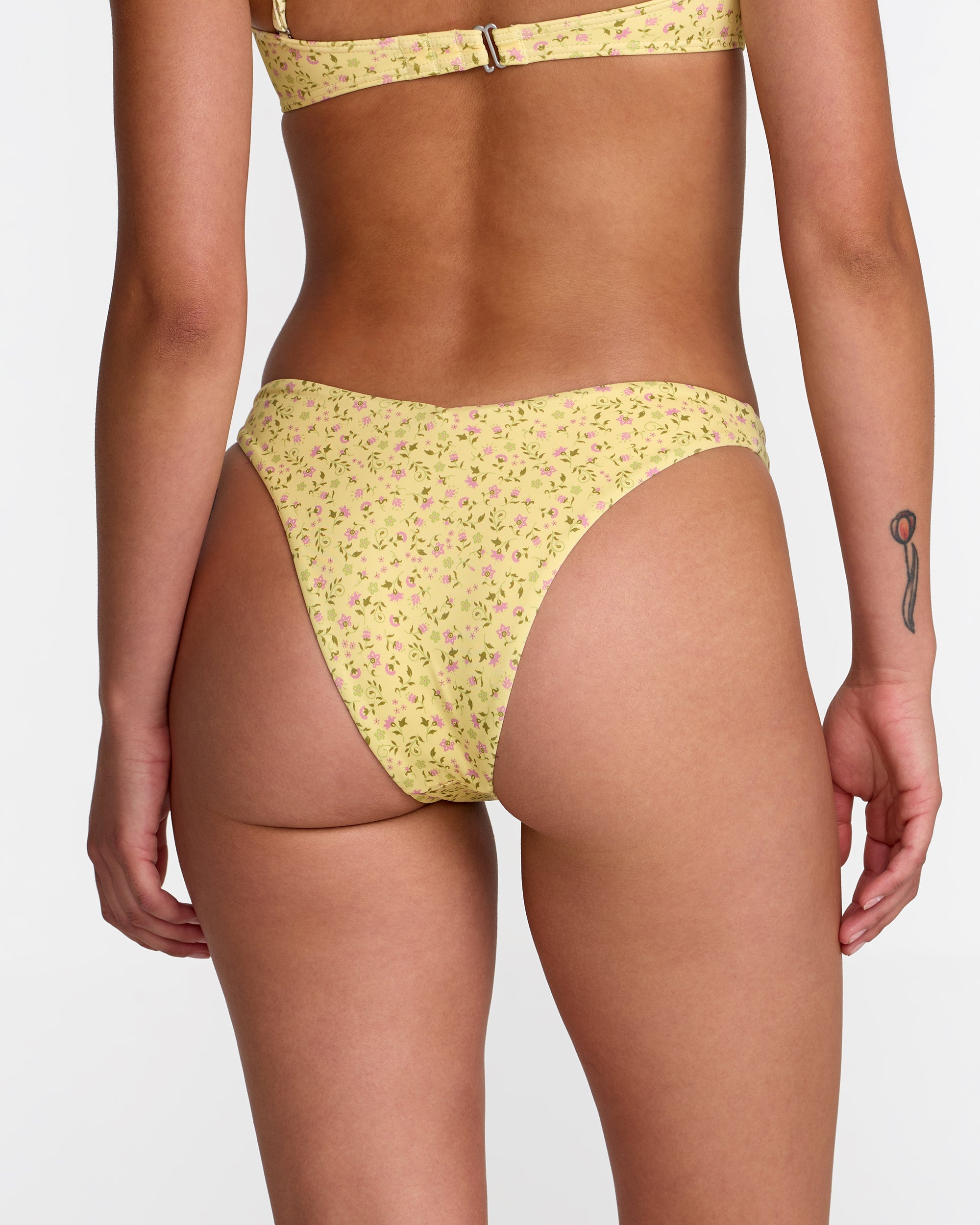 Amalfi V Medium French Bikini Bottom - Sunshine | RVCA on sale