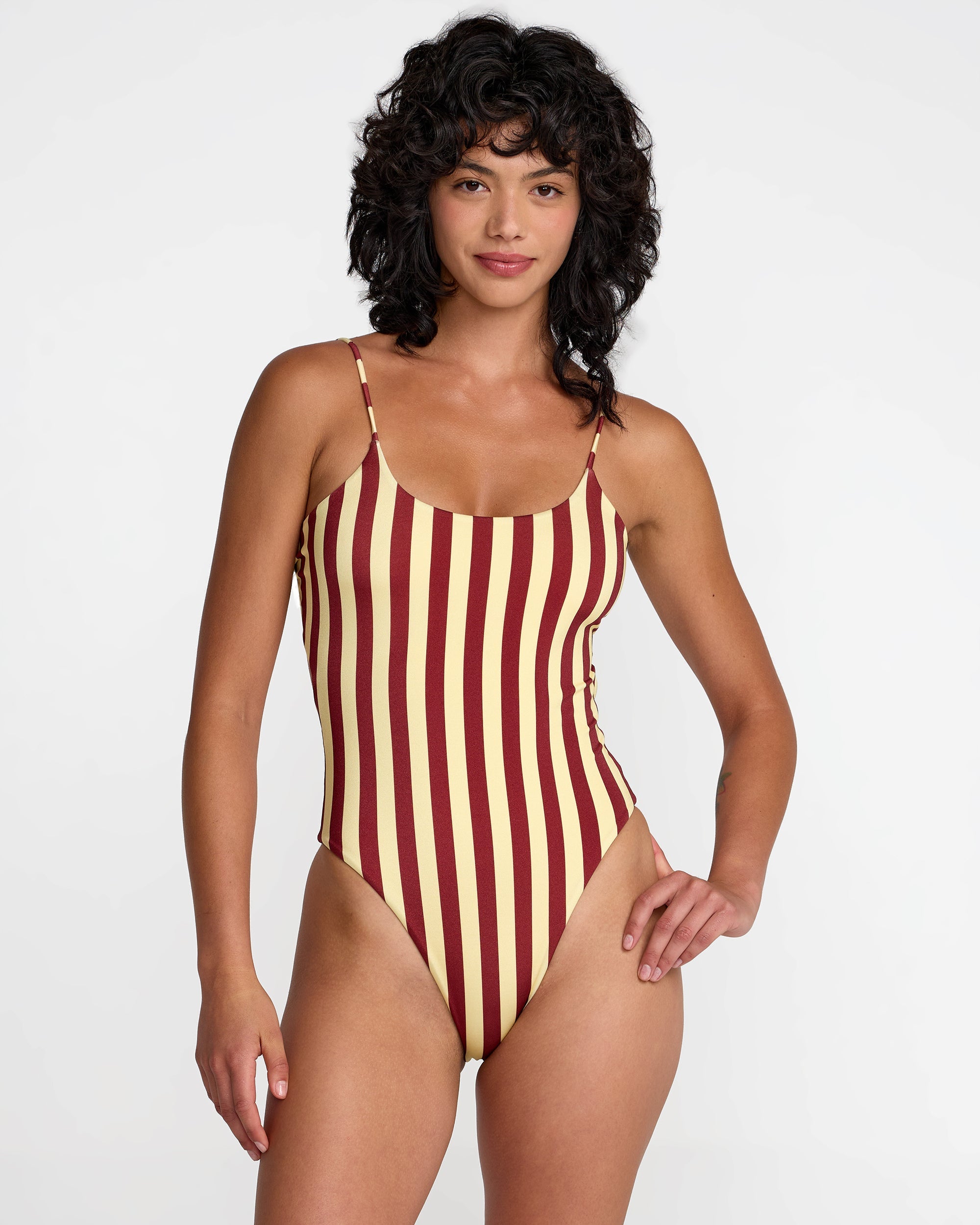 Leon Basic Scoop One Piece - Sunshine | RVCA online
