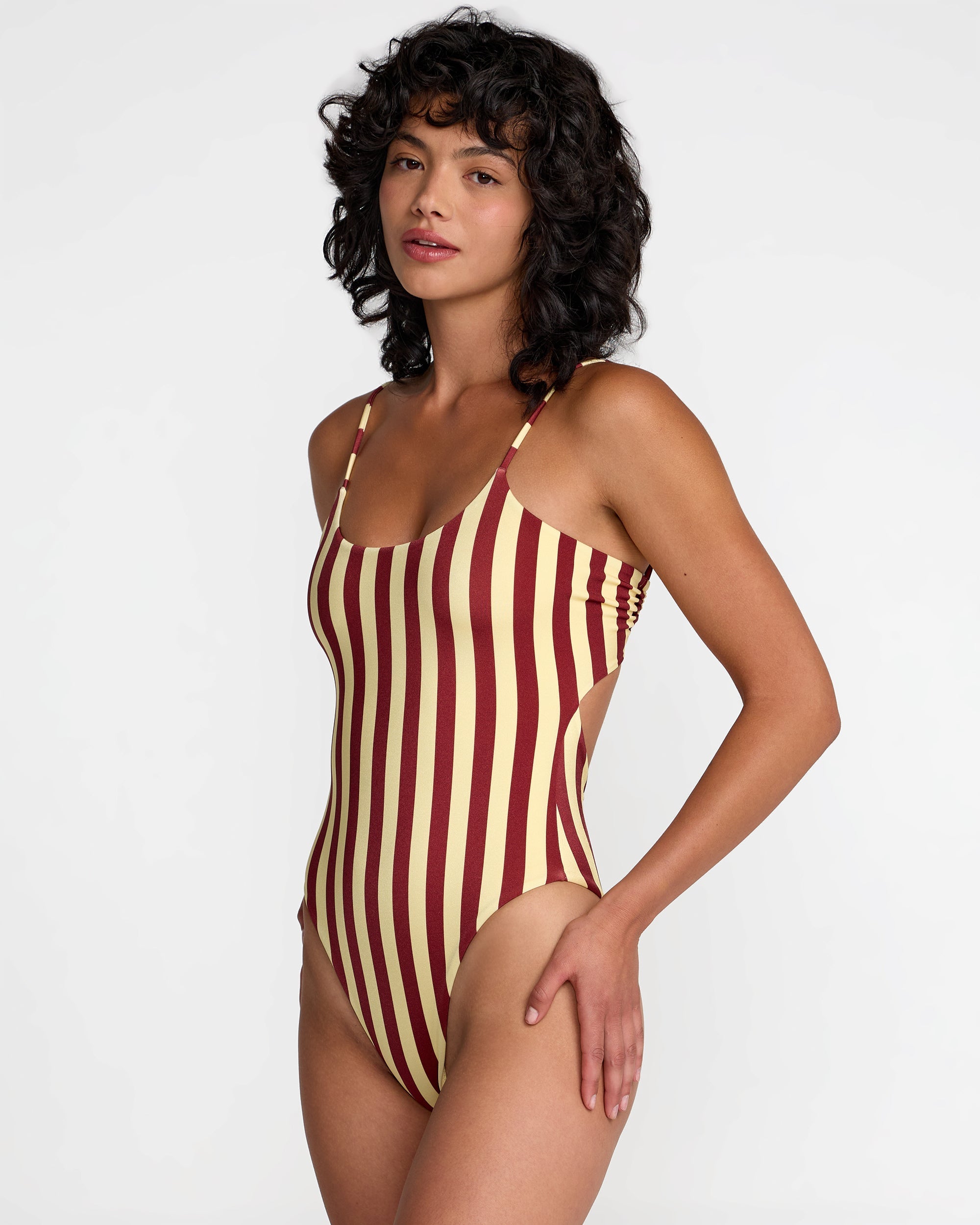 Leon Basic Scoop One Piece - Sunshine | RVCA online