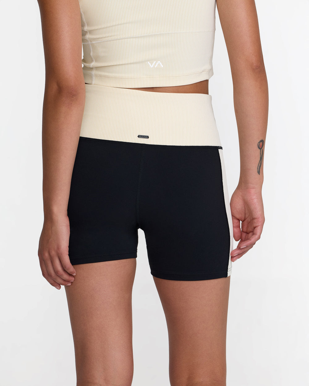 VA Essential Pocket Short II - Vintage Khaki | RVCA for sale