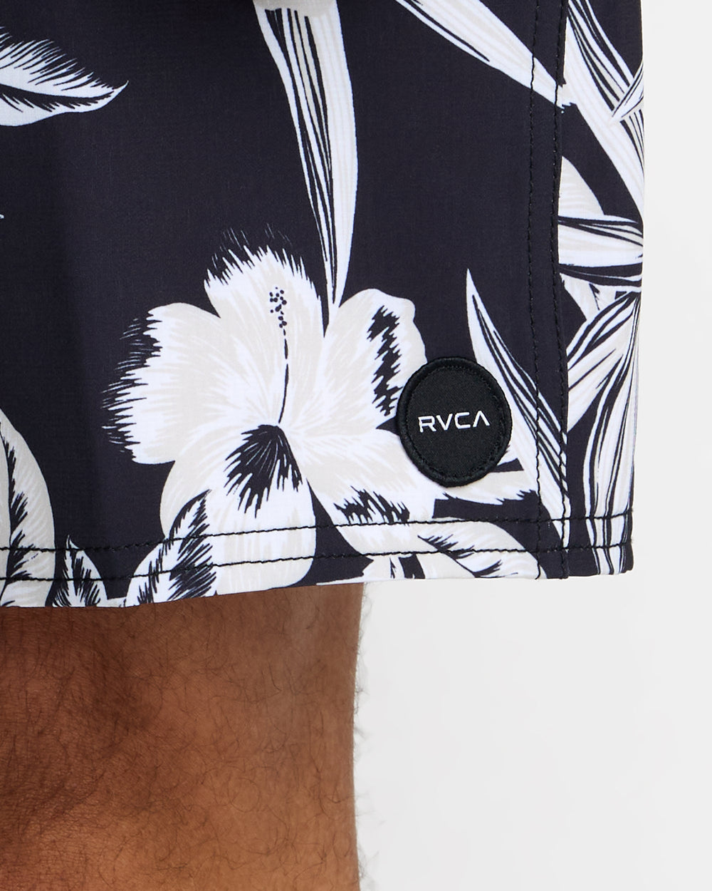 VA Elastic 17" Shorts - Black Floral | RVCA outlet