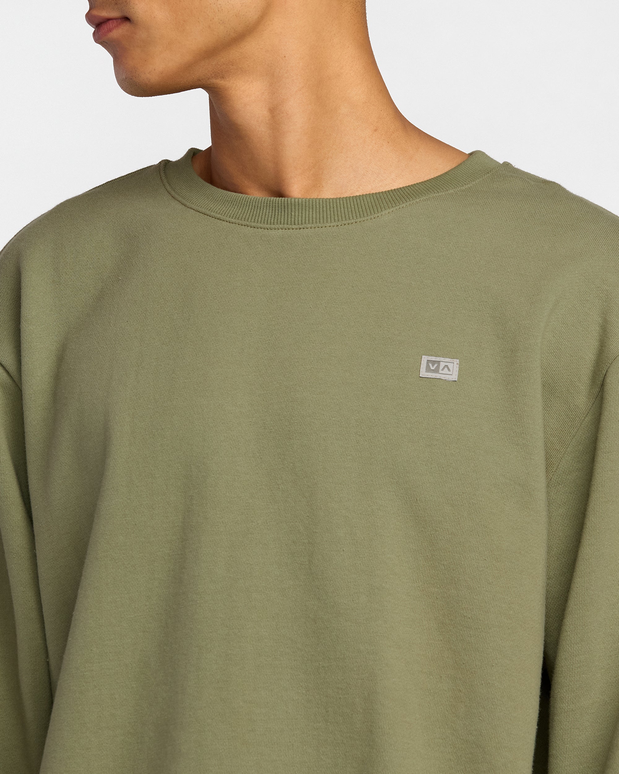 VA Essential Crew - Ranger Green | RVCA outlet
