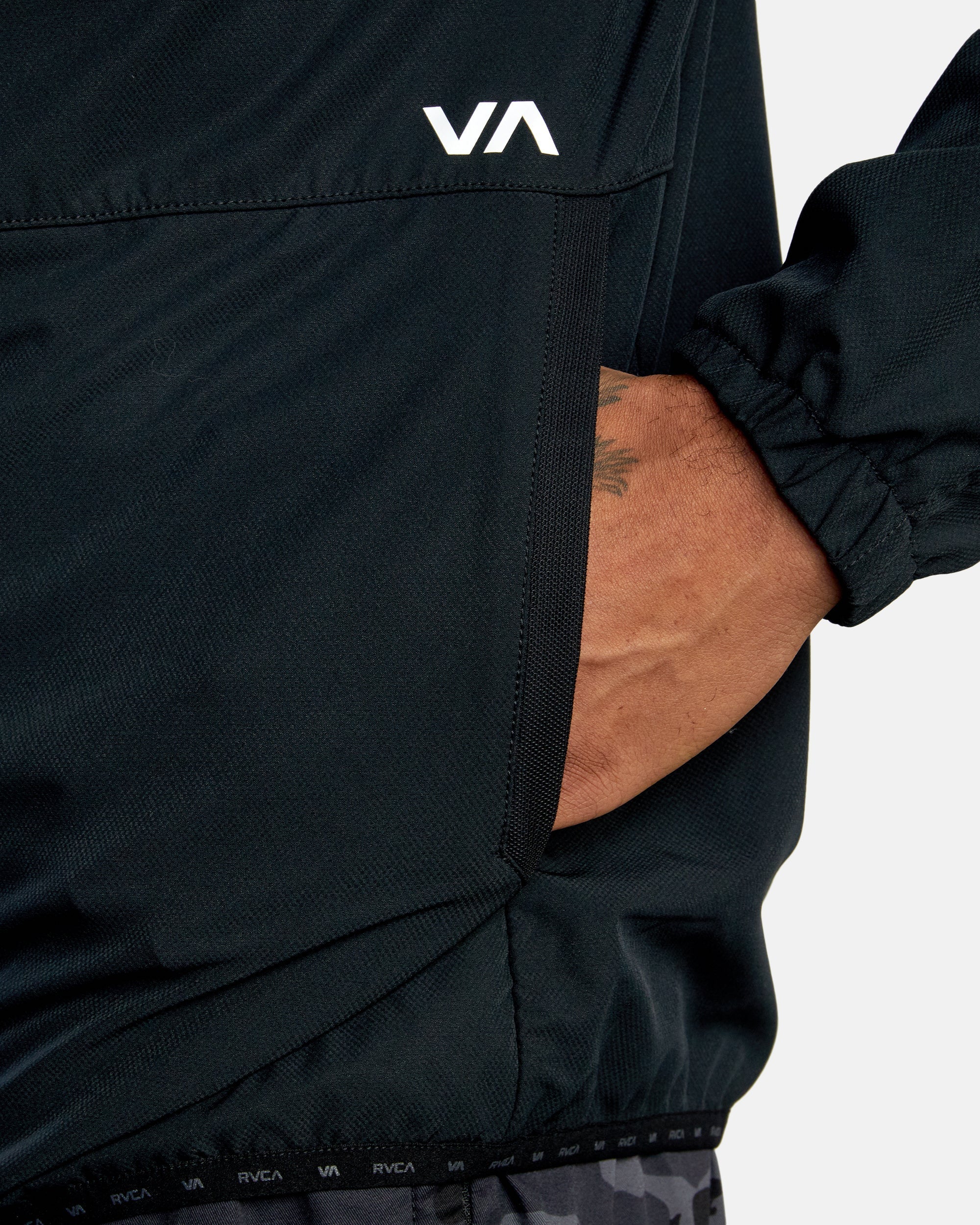 Yogger Jacket II - Black | RVCA online